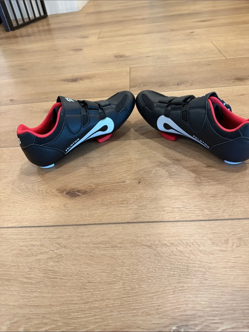 Peloton Cycling Shoes Black Red Size 41 New Never Worn